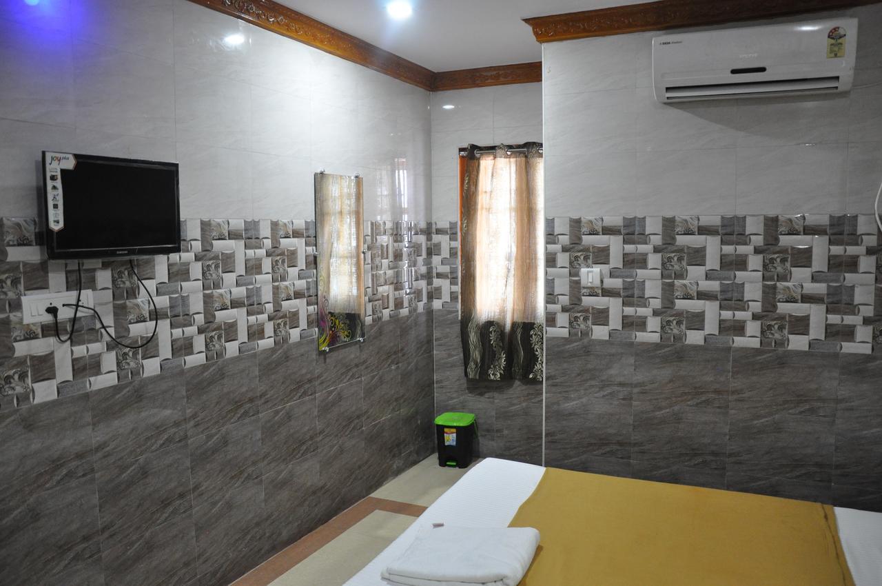 C.M. Hotel Pennagaram Экстерьер фото